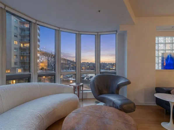 1501 Howe St #303, Vancouver, BC V6Z 2P8