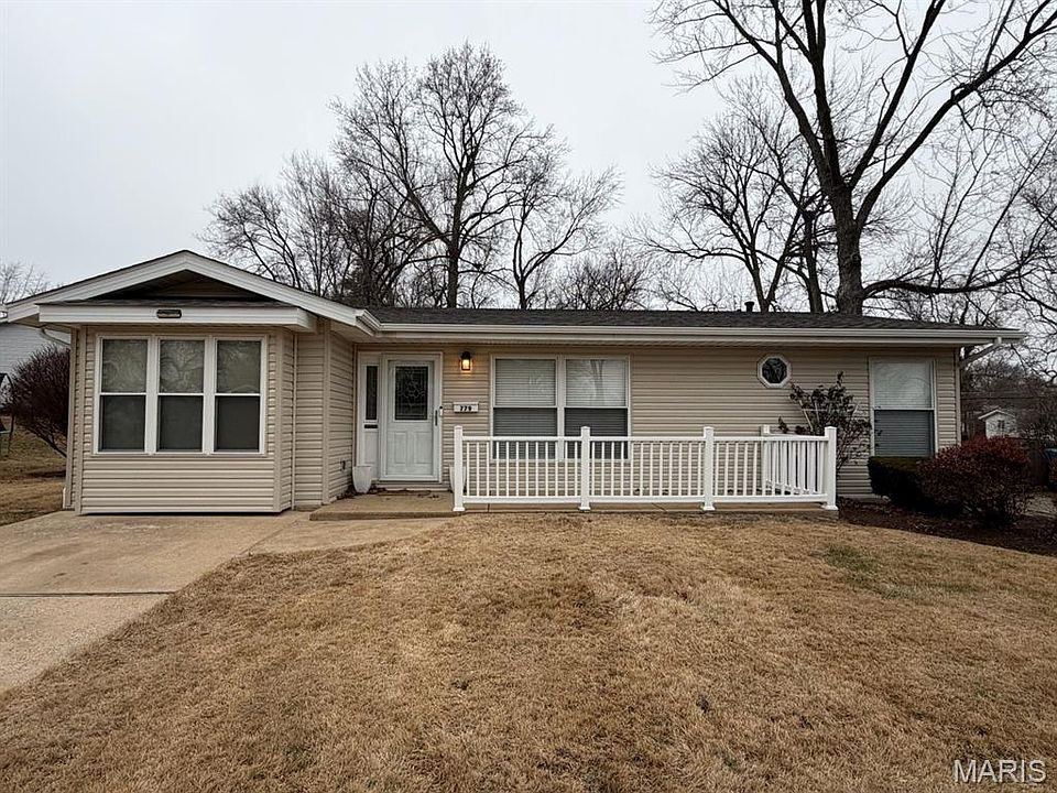 1st image of 779 Carriage Ln