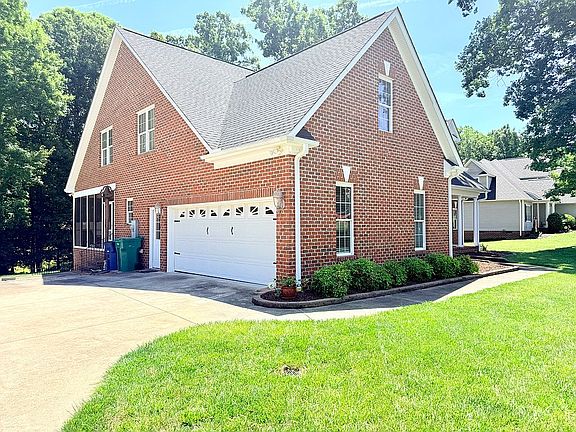 4th image of 205 River Ridge Rd
