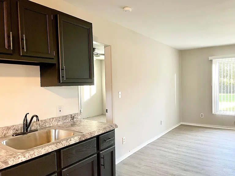 36155 Theresa St #36155 — Photo 6