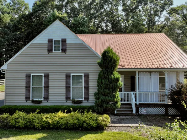 295 Woodhaven Cir, Lewisburg, WV 24901