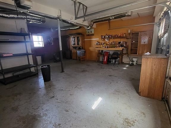 2nd image of 3 Thistle Hill Dr