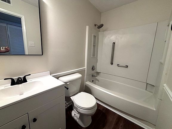 4th image of 1003 Madiera Ct