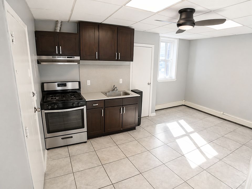 2nd image of 955 Grove St Floor 2