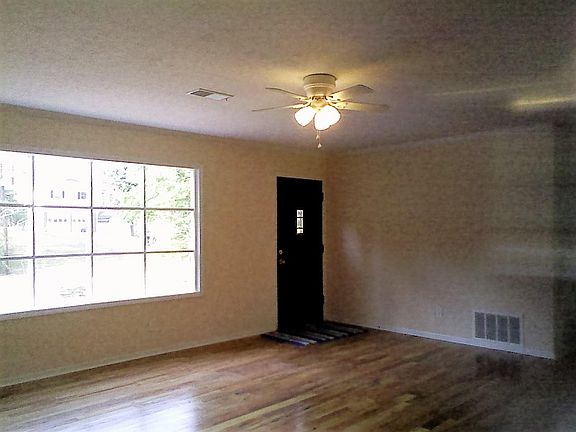 5th image of 204 Jousters Ln