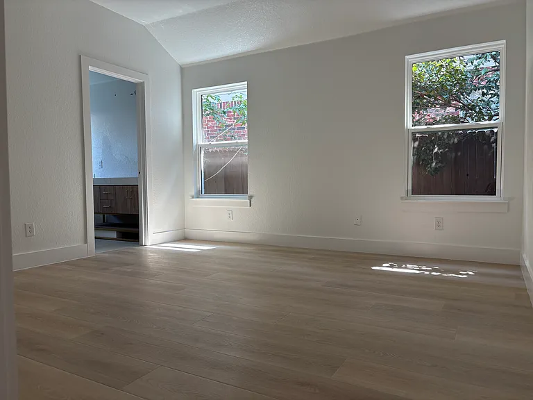 1225 Maddy Ln — Photo 9