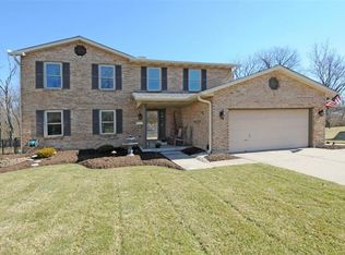 32 Carousel Cir, Fairfield, OH 45014