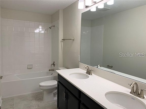 5th image of 7566 Summerlake Groves St