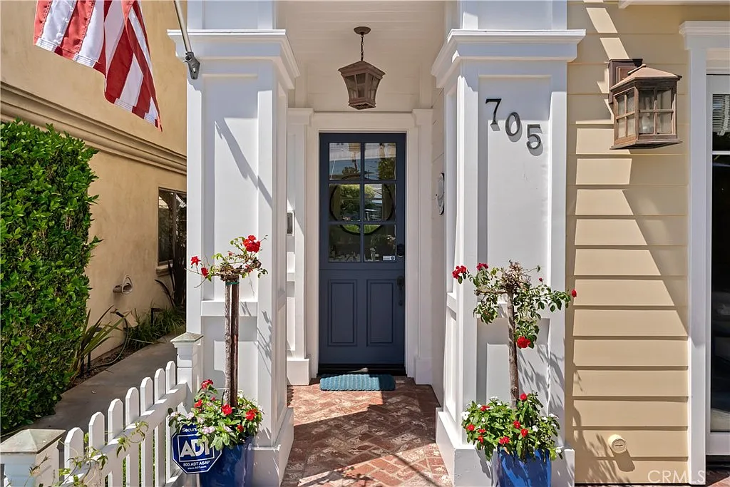 3 bed, 1594 sqft, $15,000 — Photo 1