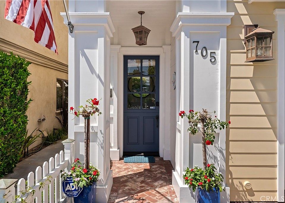 1st image of 705 Goldenrod Ave