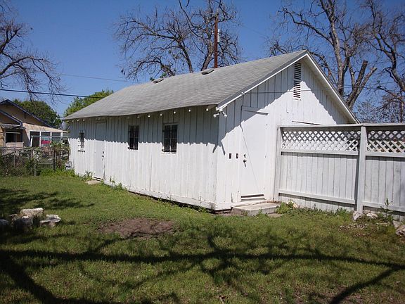 2nd image of 1727 Hicks Ave