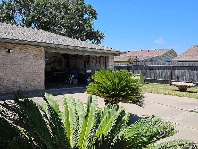 943 Waterview St — Photo 4