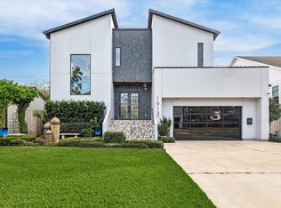 1913 Du Barry Ln, Houston, TX 77018