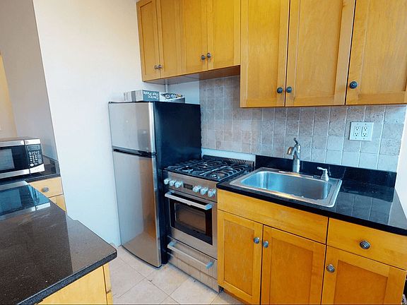 3rd image of 223 2nd Ave APT 5F