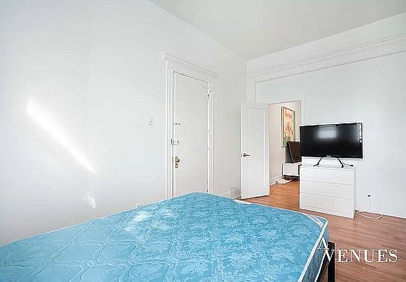 3rd image of 316 Suydam St #1RA