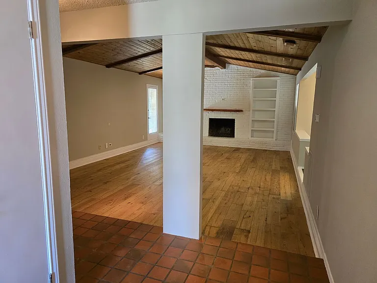 402 Greenwood Dr — Photo 6