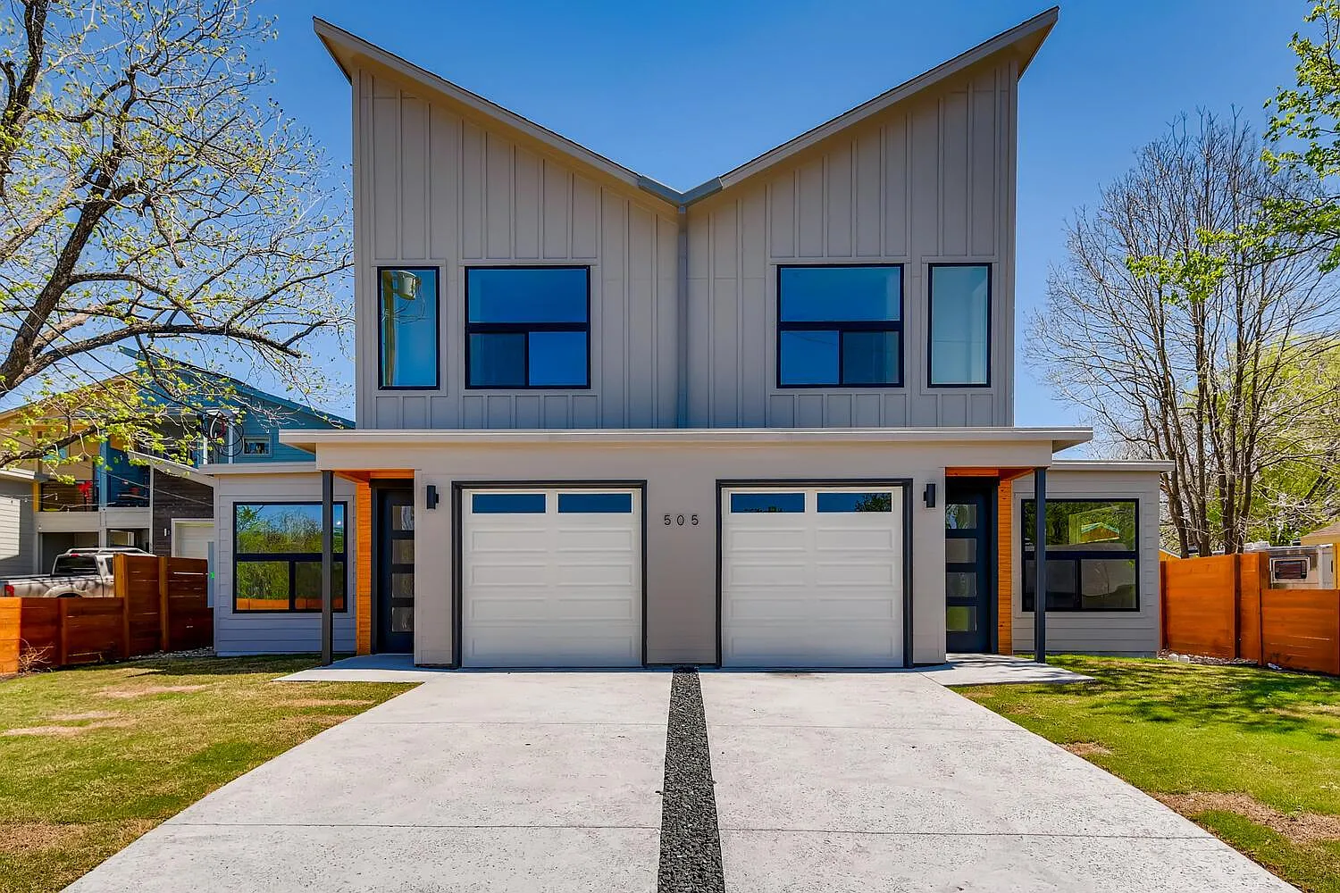3 bed, 2.5 bath, 1832 sqft, $3,150 — Photo 3