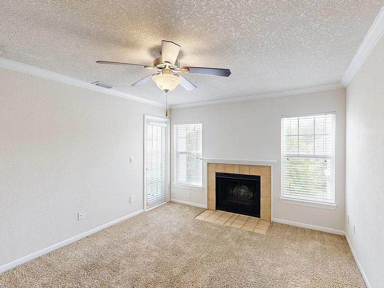 Altamira Place Apartment Homes — Photo 78