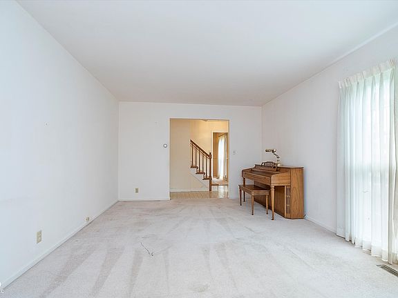 5th image of 1701 Kingsley Dr