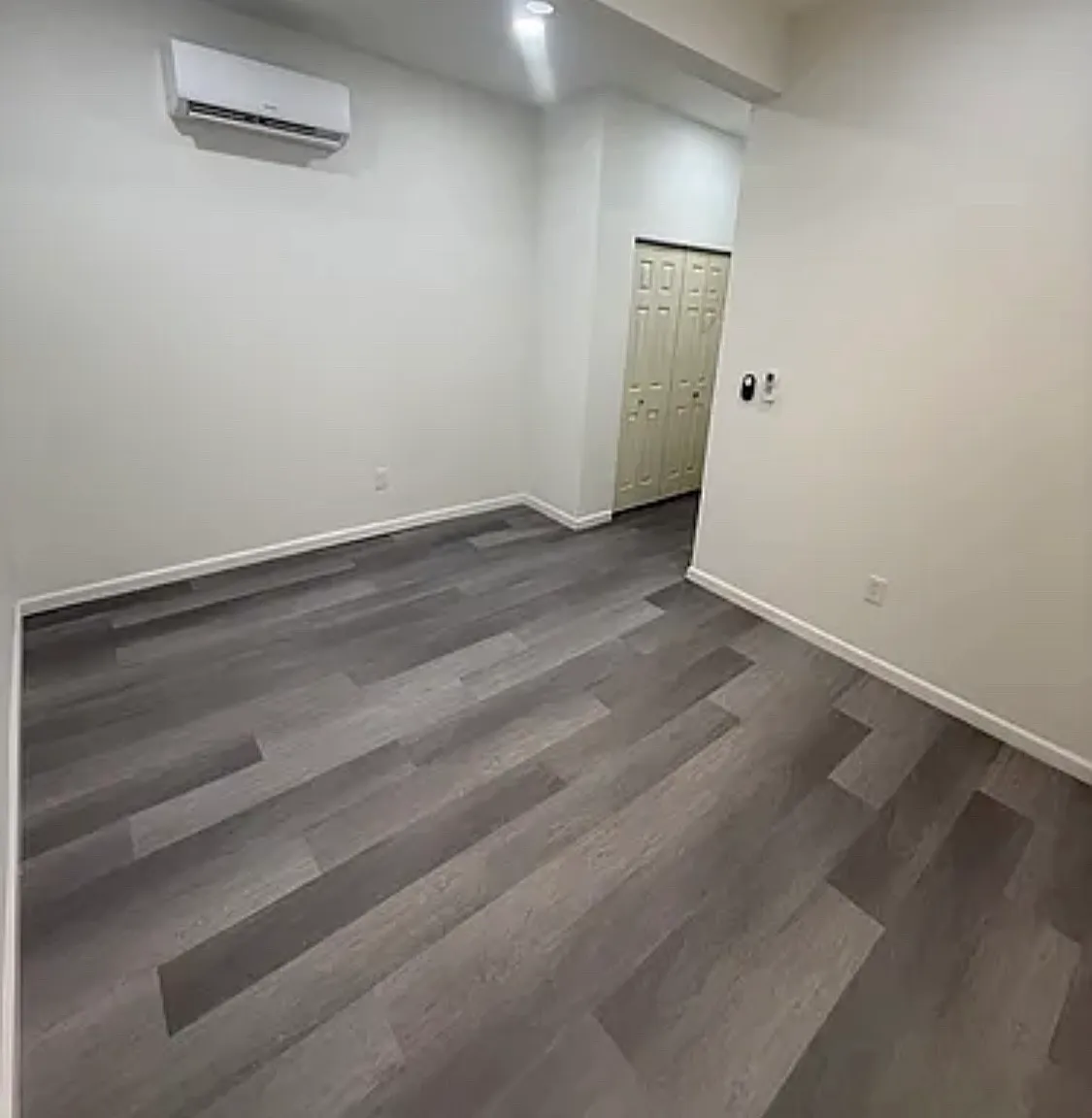 2 bed, $1,200 — Photo 3