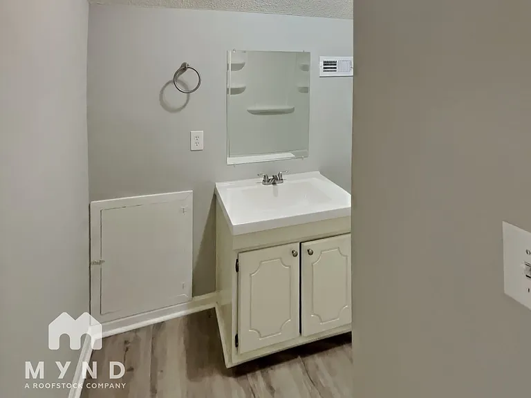 112 Pineview Ct — Photo 17