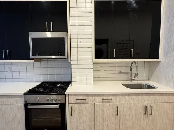 71 Court House Place image 1 of 11