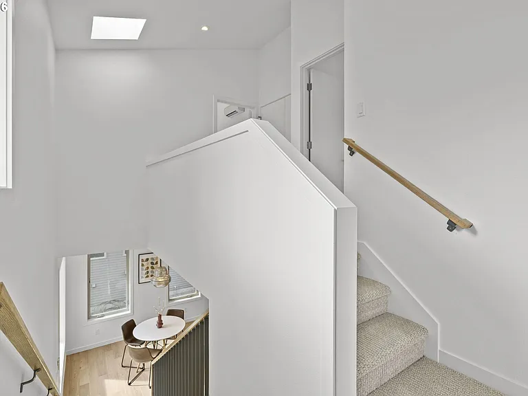 5353 SE Stark St — Photo 18