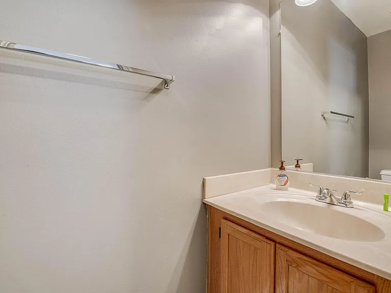 216 Roundhouse Ct — Photo 14