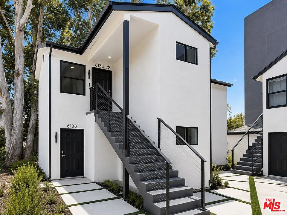 6138 Carlos Ave #1/2