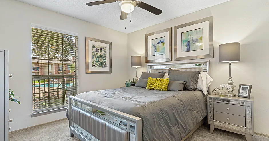 Parc Plaza Apartments — Photo 2