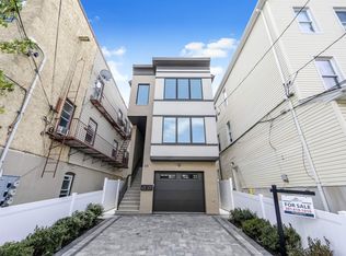 88 W 20th St #1, Bayonne, NJ 07002