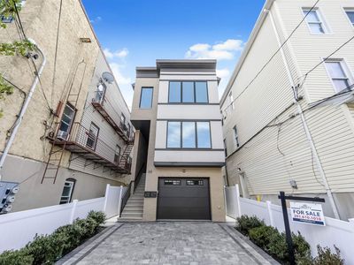 88 W 20th St #1, Bayonne, NJ, 07002