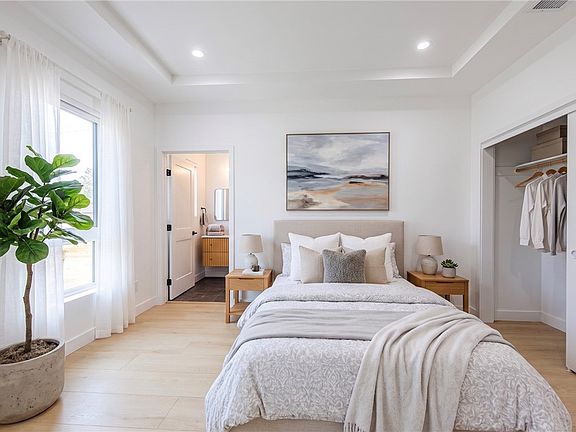 5th image of 1021 S Citrus Ave #3