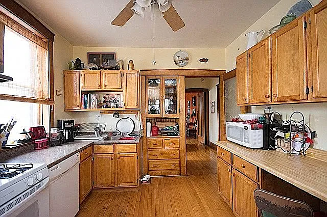 2734 W. Leland Ave — Photo 2