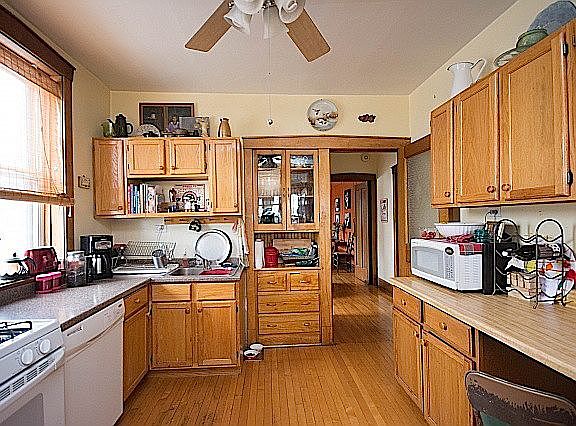 2nd image of 2734 W Leland Ave APT 3