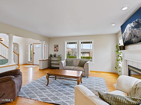 5th image of 1002 Ridgeview Ave