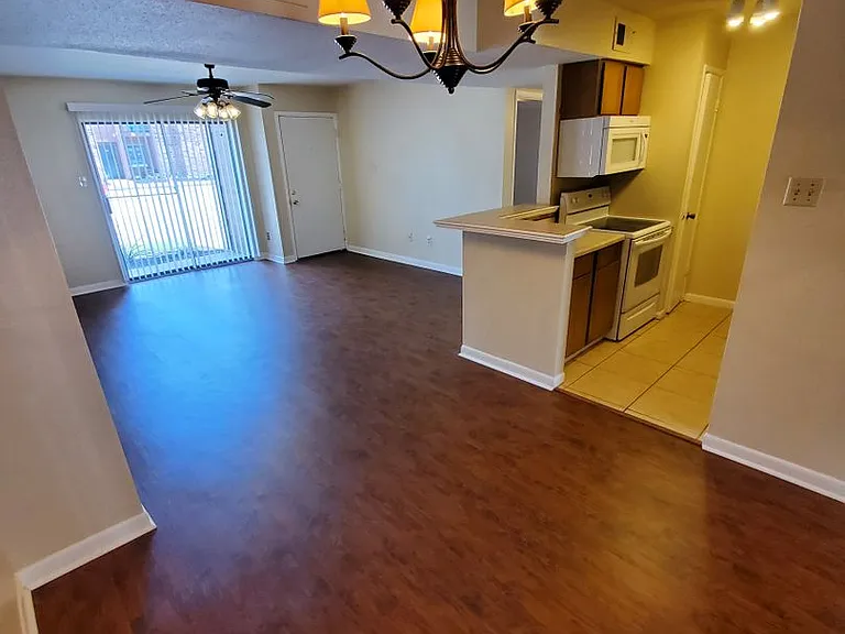 904 University Oaks Blvd #105 — Photo 4
