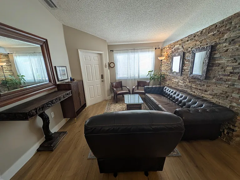128 Danielle Ct — Photo 6