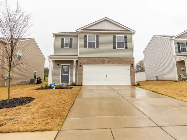 221 Final Stretch Ln, Clover, SC 29710