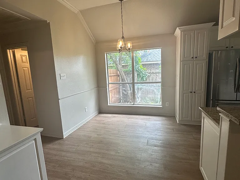 103 N Point Dr — Photo 3