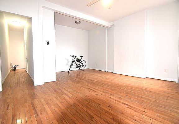 2nd image of 38 Newel St #3