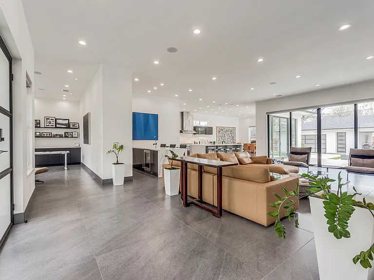 5618 Goodwin Ave — Photo 3