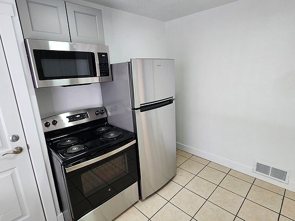 5th image of 540 N 600th St E