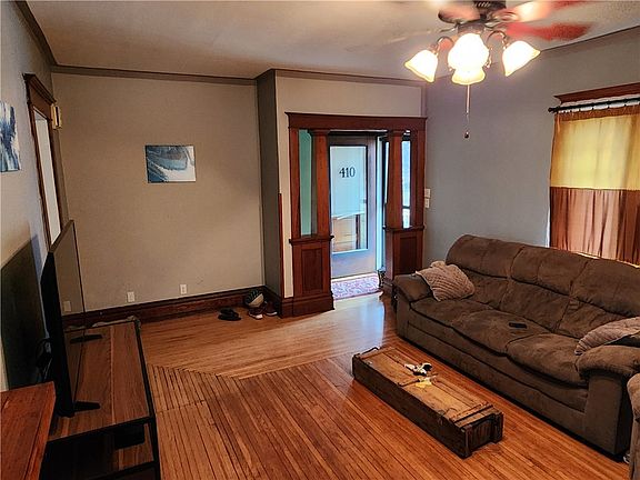 4th image of 410 W Madison St