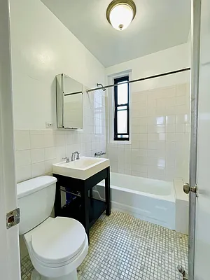 Rented by Mann Maurice A | media 13