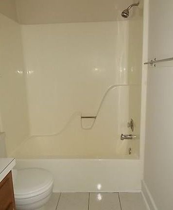 3rd image of 505 Smoketree Ct