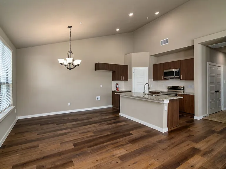 728 Fallow Dr — Photo 4
