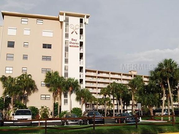 3rd image of 19451 Gulf Blvd APT 407