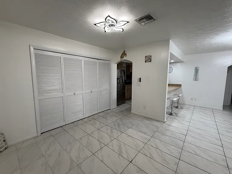 912 SE 13th St #3 — Photo 28