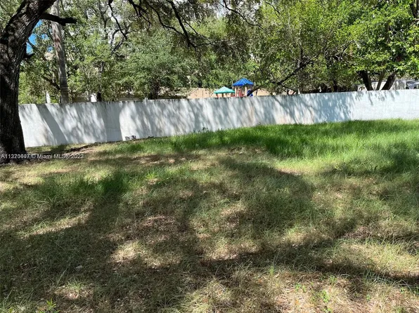 5718 NW 1st Pl, Miami, FL 33127